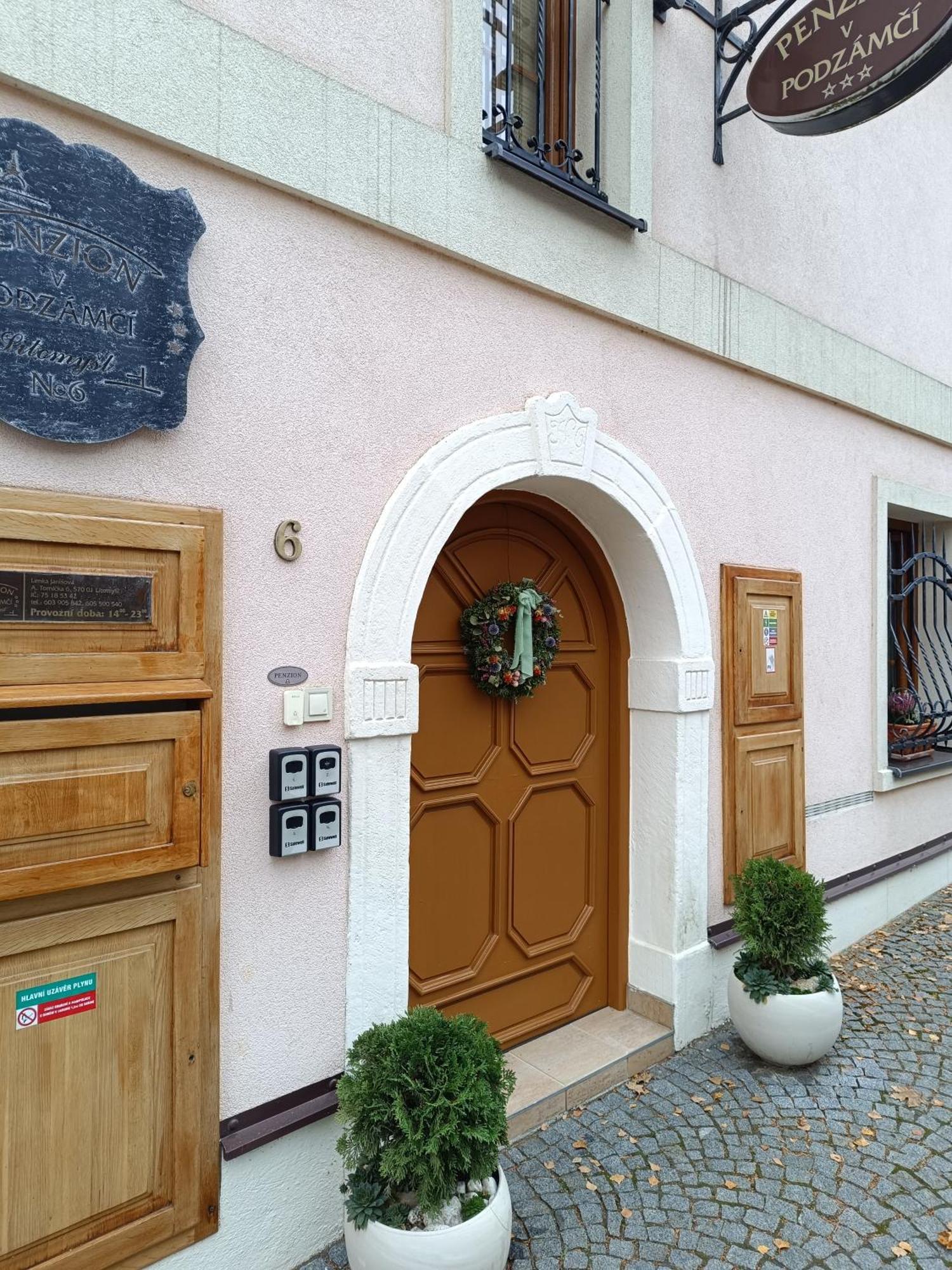 Penzion V Podzámčí Litomyšl Exterior foto